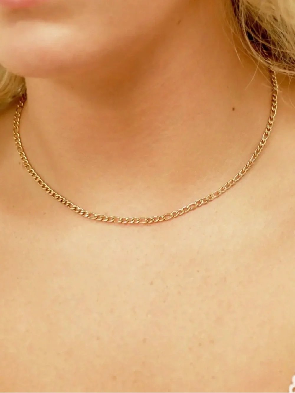 18K Gold Figaro Chain Necklace - Picture 2 of 5